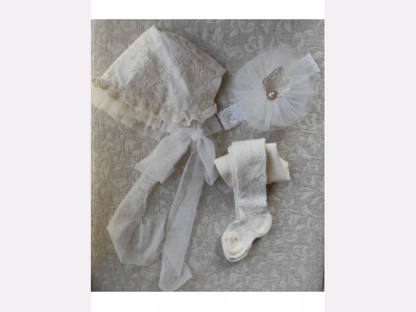 Set Boneta,bentita si dres ivory