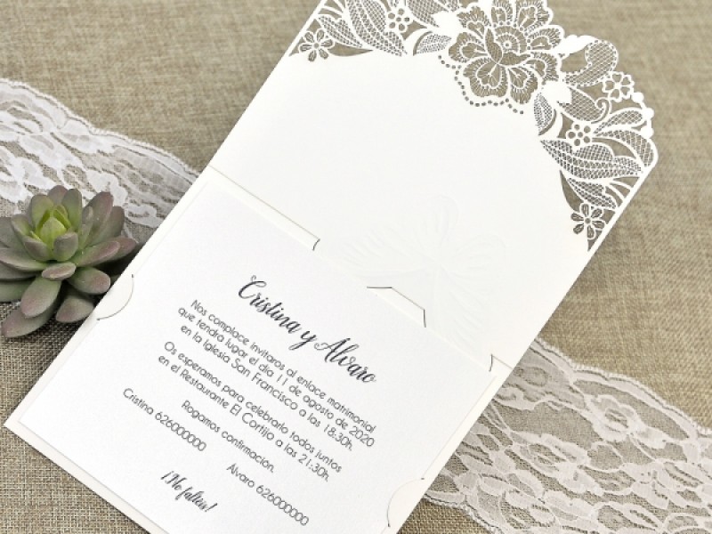 Invitatie De Nunta Taiere Laser Cu Fluture 39624 Deluxe Cards